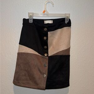 Altrd State Skirt: barely worn. Size XS. stretchy and comfy- Flattering pattern